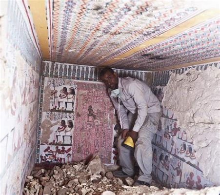  アンティノウス・マウソロス！古代エジプトの壮麗な建築物に歴史を刻まれた愛と悲劇